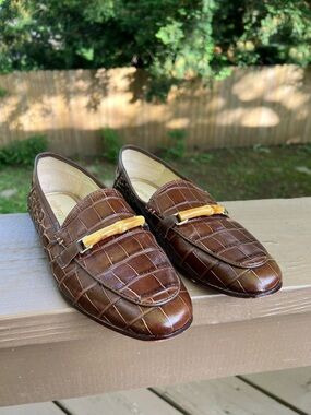 Women’s J. McLaughlin Brown Croc-Embossed Leather Loafers with Gold Accent 8.5